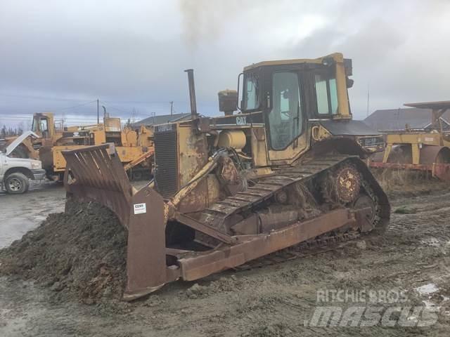 CAT D6 Buldožeri guseničari