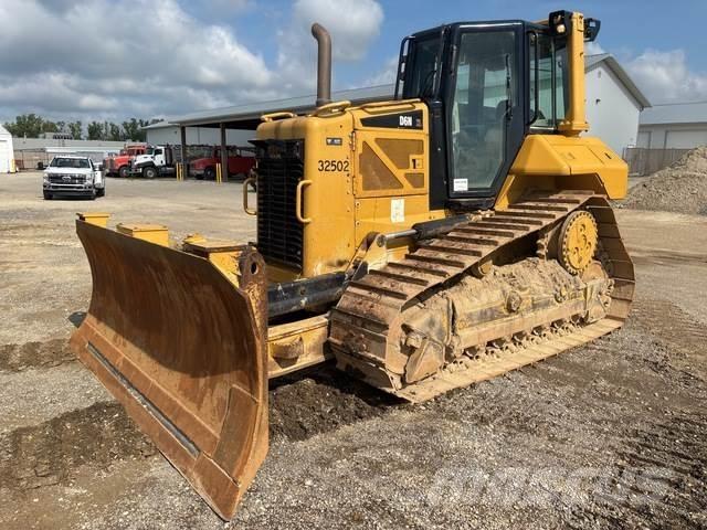 CAT D6N XL Buldožeri guseničari