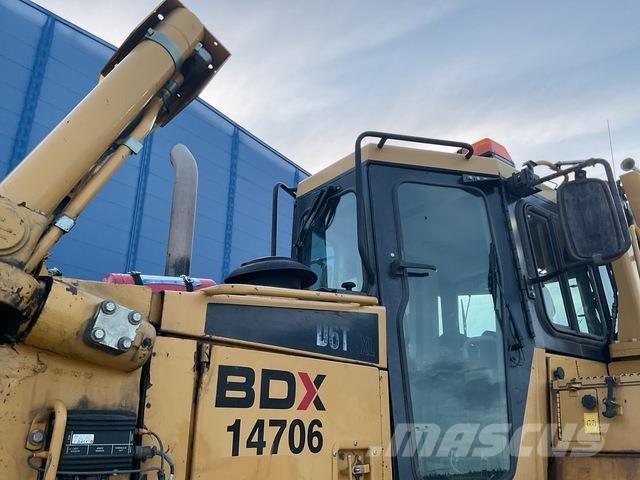 CAT D6T XL Buldožeri guseničari