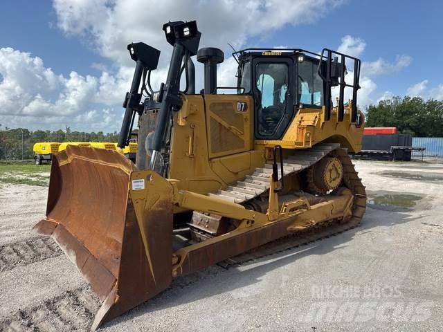 CAT D7 Buldožeri guseničari