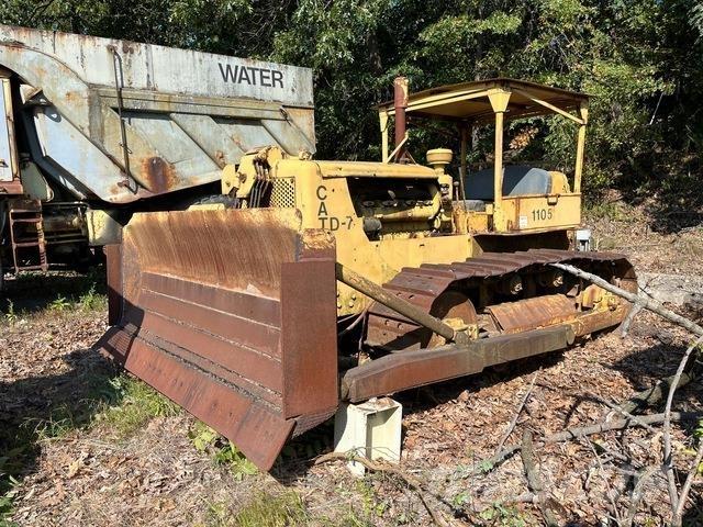 CAT D7 Buldožeri guseničari