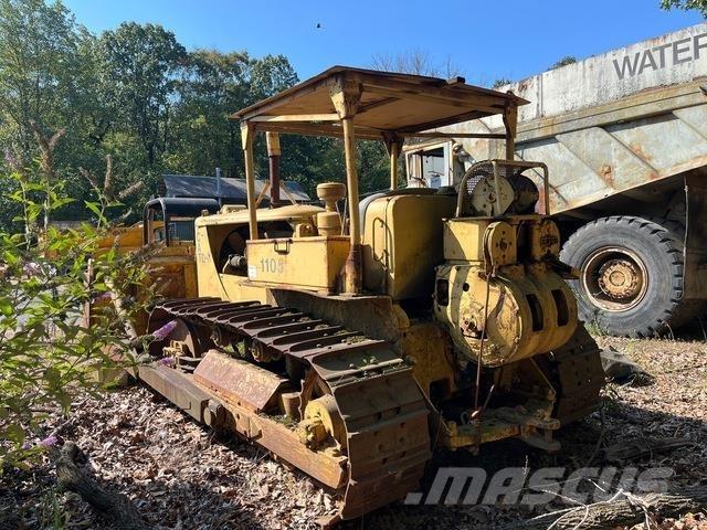 CAT D7 Buldožeri guseničari