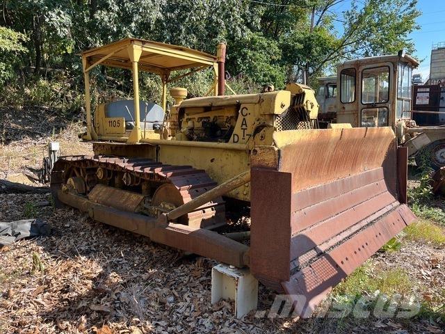CAT D7 Buldožeri guseničari