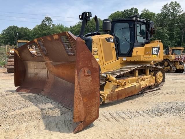 CAT D7E Buldožeri guseničari