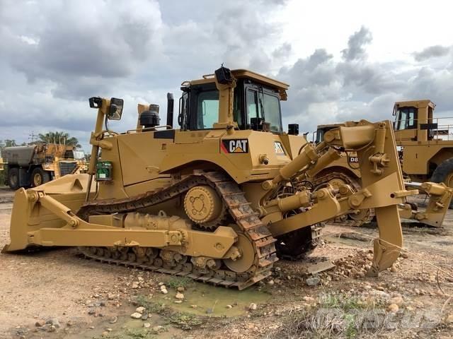 CAT D8T Buldožeri guseničari