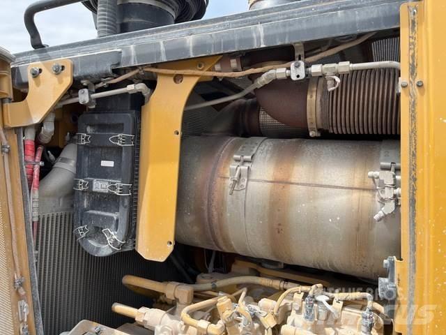 CAT D8T Buldožeri guseničari