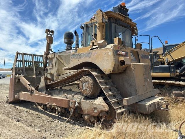 CAT D8T Buldožeri guseničari