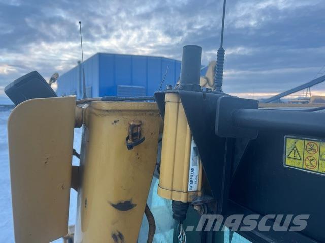 CAT D8T Buldožeri guseničari