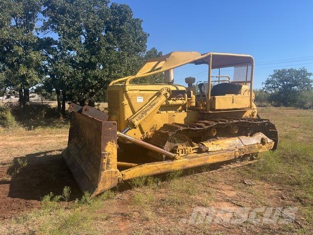 CAT D9G Buldožeri guseničari