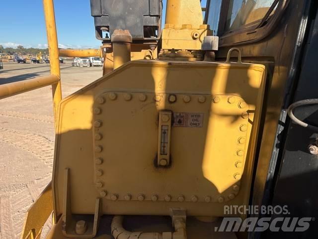 CAT D9T Buldožeri guseničari