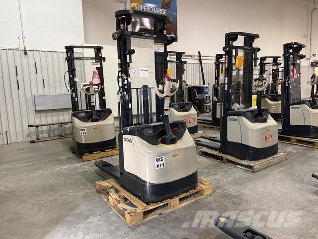 Crown ES 4000 Samopogonski ručni viljuškari