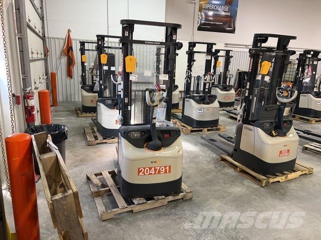 Crown ES 4000 Samopogonski ručni viljuškari