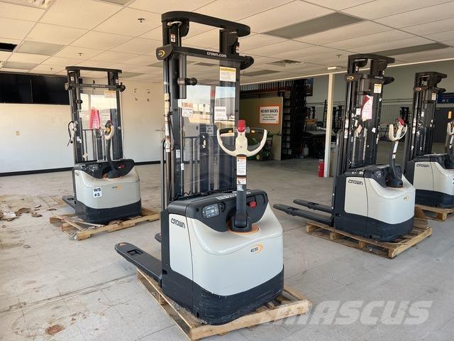 Crown ES 4000 Samopogonski ručni viljuškari