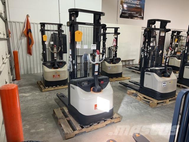 Crown ES 4000 Samopogonski ručni viljuškari