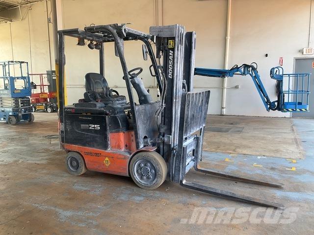 Doosan BC25S-5 Električni viljuškari