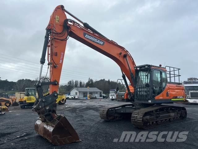 Doosan DX225LC Bageri guseničari