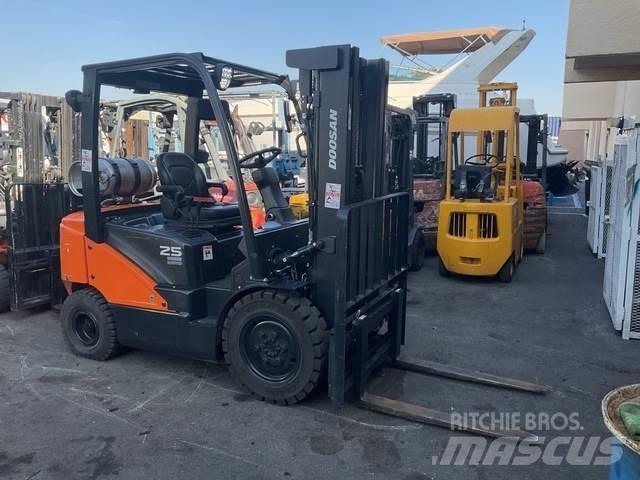 Doosan G25E-7 Ostalo za građevinarstvo