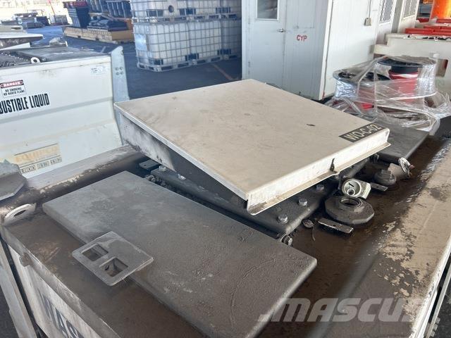  Equipco Fuel and additive tanks