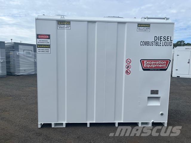  EXEQ FS5 Fuel and additive tanks