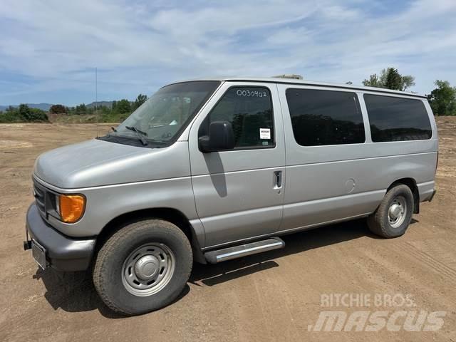 Ford E-150 Automobili