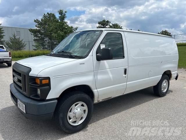 Ford E-250 Dostavna vozila / kombiji