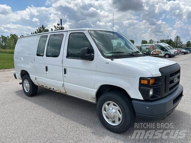 Ford E-250 Dostavna vozila / kombiji