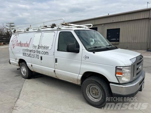 Ford E-250 Dostavna vozila / kombiji