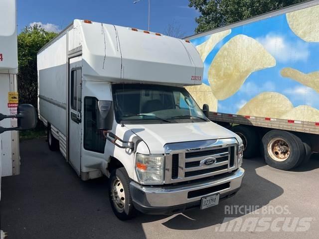 Ford E-350 Sanduk kombiji