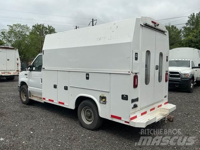 Ford E-350 Pik up kamioni