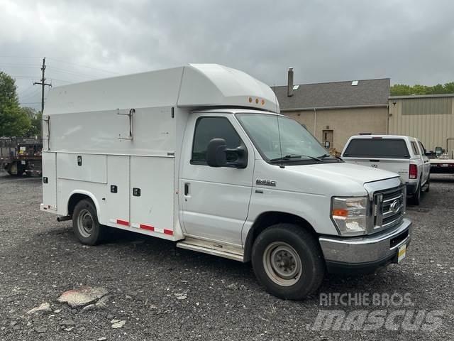 Ford E-350 Pik up kamioni
