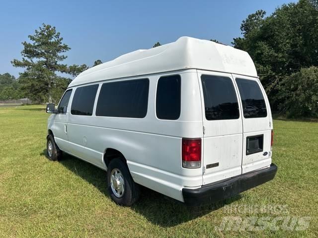 Ford E-350 Automobili