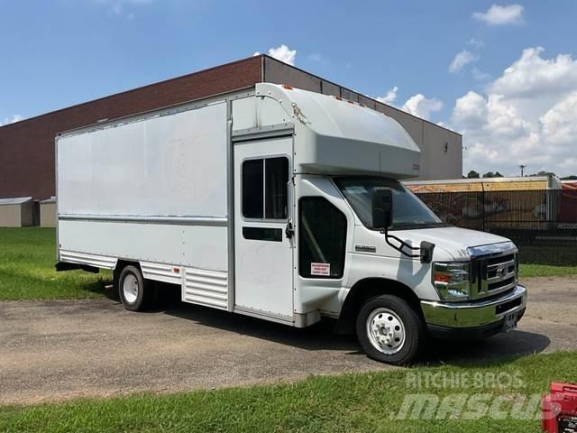 Ford E-350 Sanduk kombiji