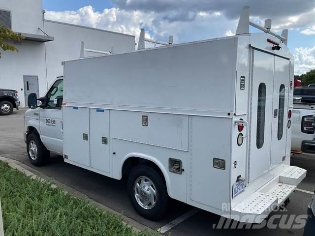 Ford E-350 Pik up kamioni