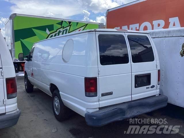 Ford E-350 Dostavna vozila / kombiji