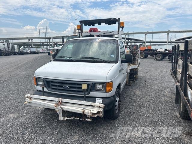 Ford E-350 Komunalna vozila za opštu namenu