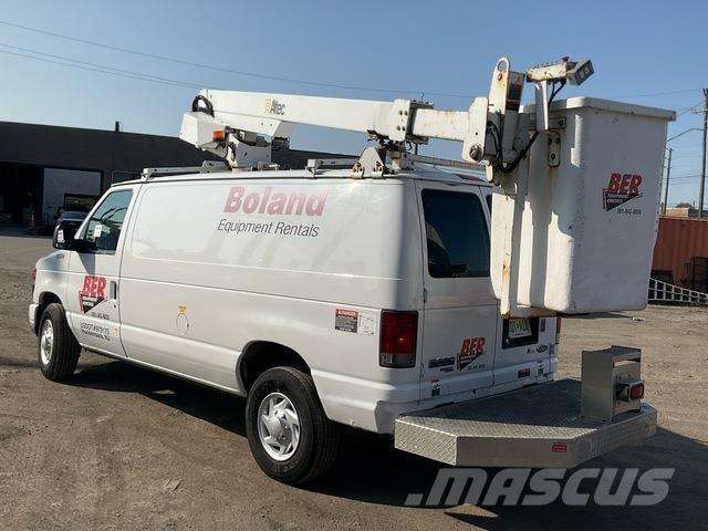 Ford E-350 Auto korpe