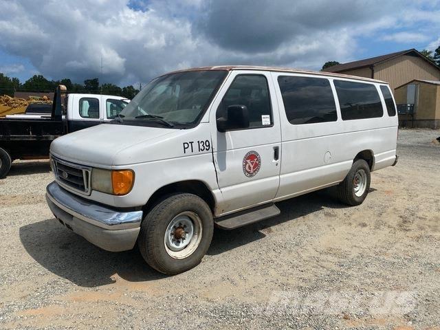 Ford E-350 Automobili