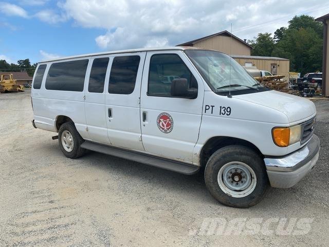 Ford E-350 Automobili