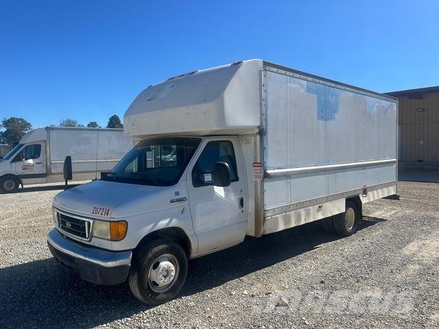 Ford E-350 Sanduk kombiji