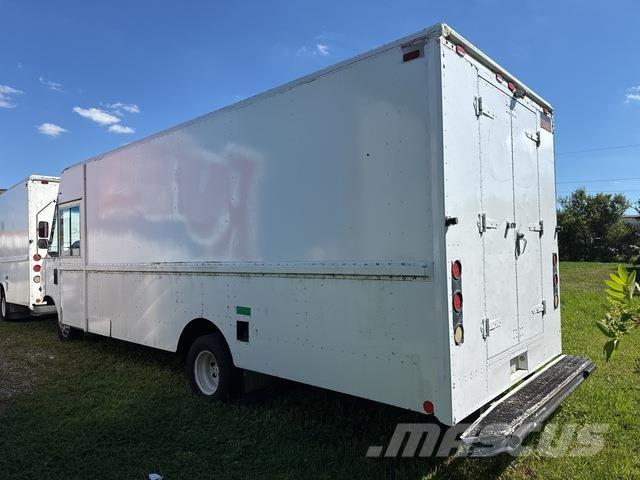 Ford Econoline Sanduk kombiji