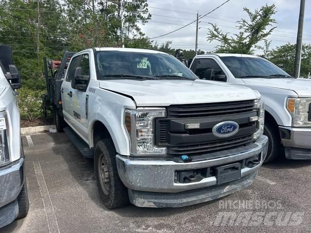 Ford F-250 Kamioni sa otvorenim sandukom