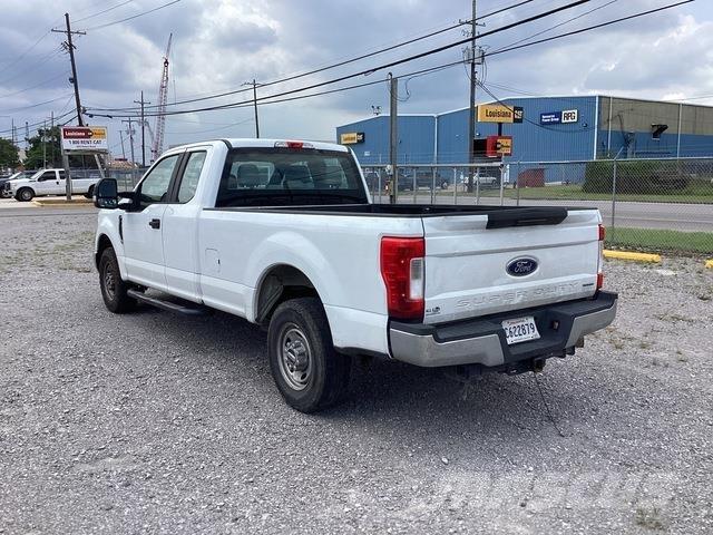 Ford F-250 Pik up kamioni