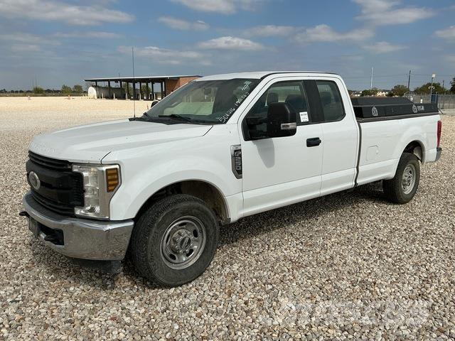 Ford F-250 Pik up kamioni