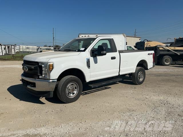 Ford F-350 Pik up kamioni