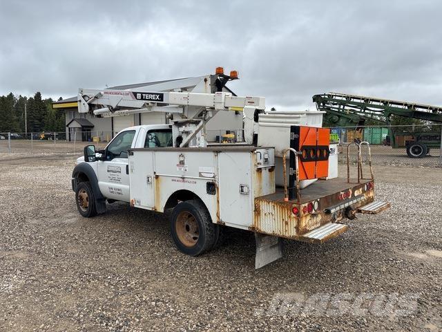 Ford F-550 Auto korpe