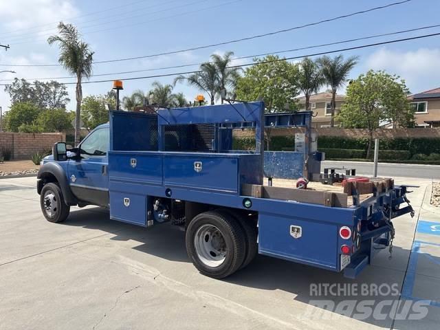 Ford F-550 Pik up kamioni