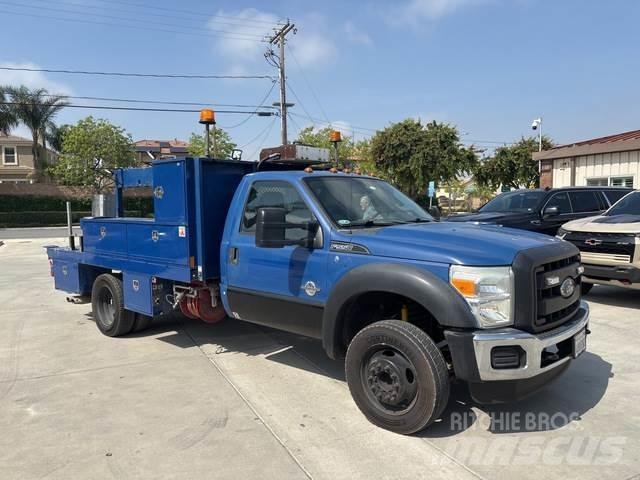 Ford F-550 Pik up kamioni