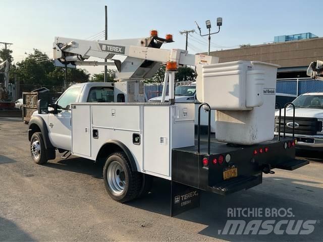 Ford F-550 Auto korpe
