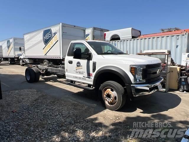 Ford F-550 Kabine i unutrašnjost