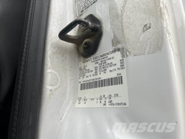 Ford F-550 Kamioni sa otvorenim sandukom